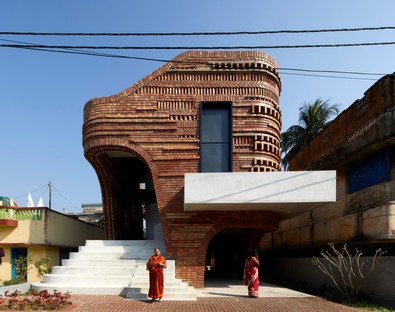 Abin Design Studio: Gallery house a Bansberia, West Bengal, India