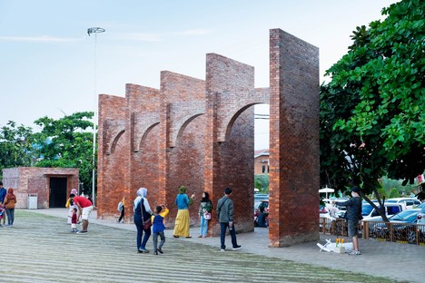 SHAU: Piazza Alun-alun Kejaksan, Cirebon, Indonesia