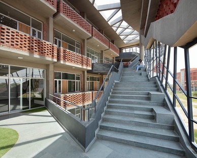 St. Andrews Institute of Technology and Management Girls’ Hostel di ZED Lab