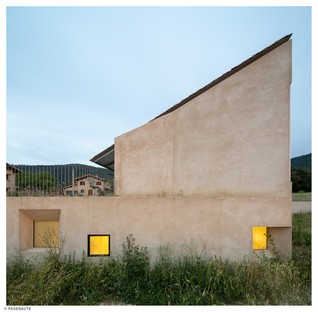 Lecumberri Cidoncha Architects: casa RE a Lérruz, Navarra, Spagna