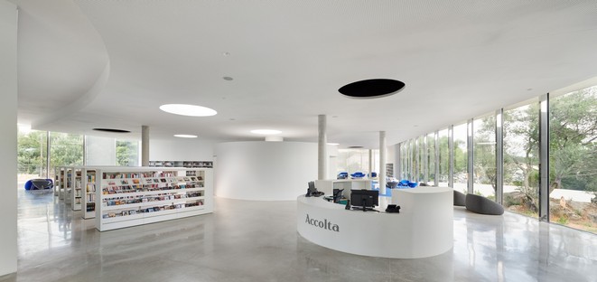 Coulon + Tavella: Animu media library a Porto-Vecchio, Corsica