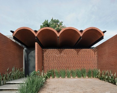Equipo de Arquitectura: Intermediate House, Asunción
