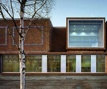 Grafton Architects<br> Uffici e negozi per la Città Universitaria di Dublino, 2003 