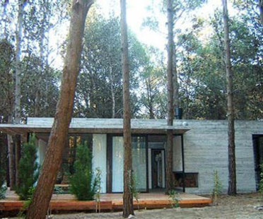 Casa de Veraneo, BAK arquitectos asociados. Mar Azul (Buenos Aires), 2005