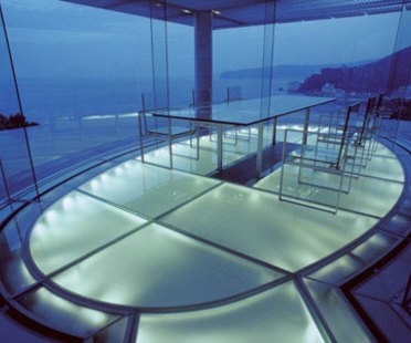 Kengo Kuma. Water/Glass House. Atami, Shizuoka Prefecture. 1995