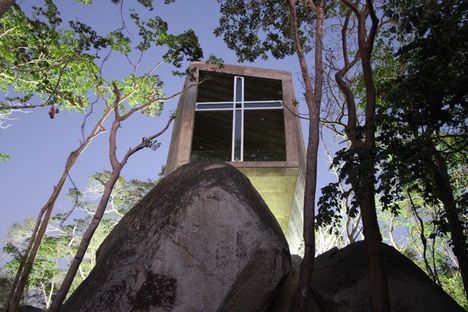 BNKR: Sunset chapel ad Acapulco