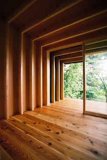 Koji Kakiuchi: un rifugio in legno a Nara