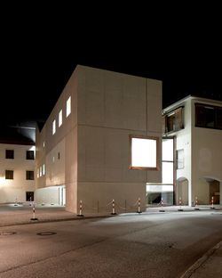 Fügenschuh: Nuova scuola a Rattenberg