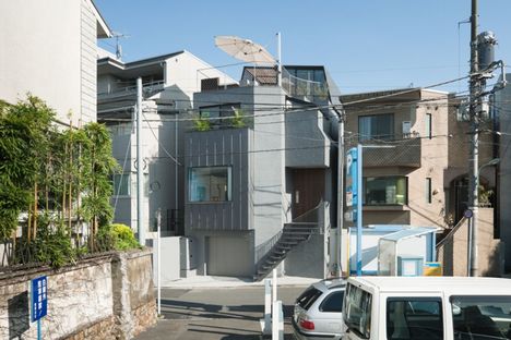 Keiji Ashizawa: casa nel centro di Tokyo e nel verde