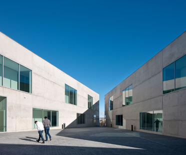 Taller Bàsico de Arquitectura: Facoltà di medicina a Saragozza