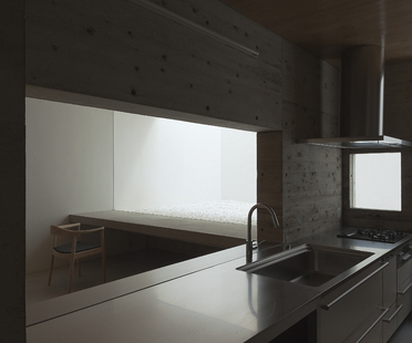 Tsukano architects: casa senza affacci in Giappone