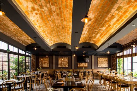 Davy Johns Restaurant by RED Arquitectos 