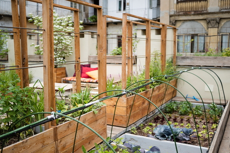 Studio 999 porta il verde pensile su un tetto a Torino