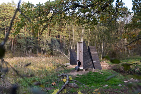 Un giardino di meditazione nella foresta lituana