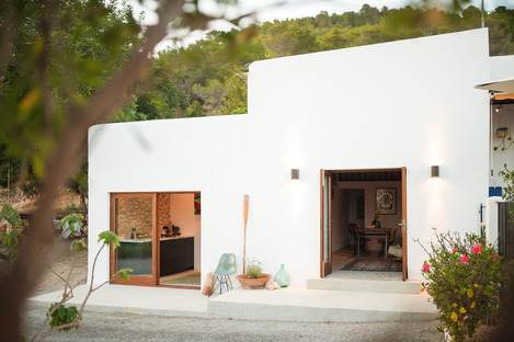La piccola casa del campo di Standard Studio e Ibiza Interiors