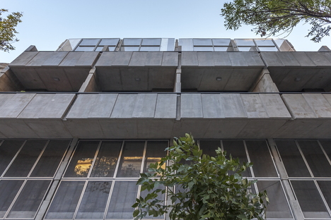 Bolivar, un condominio a Buenos Aires di HM Arquitectos