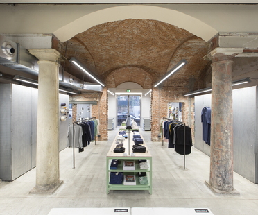 Industrial heritage e design: FREITAG-Store a Milano