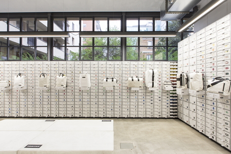 Industrial heritage e design: FREITAG-Store a Milano