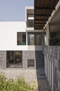 Casa U di MATERIA, architettura in armonia con il sito