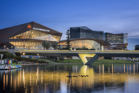 Woods Bagot ha completato l'ampliamento del Adelaide Convention Centre