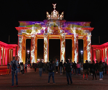 Berlin leuchtet, Luce muove tutti i Berlinesi 
