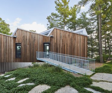Sky House, una casa sul lago ad energia netta zero