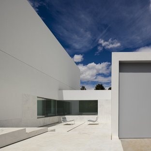 Fran Silvestre Arquitectos, una casa nella pineta
