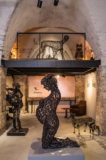 La galleria di Nirit Levav Packer in un edificio storico a Tel Aviv