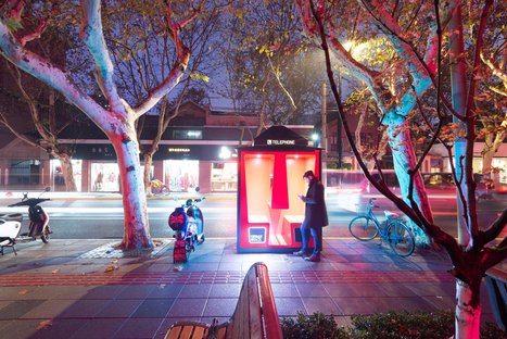 Orange Phone Booths di 100architects a Shanghai