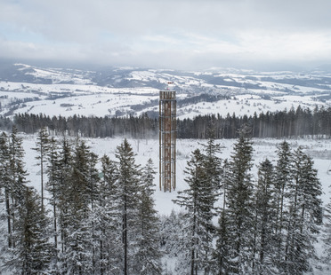 Una torre panoramica ad impatto ambientale limitato