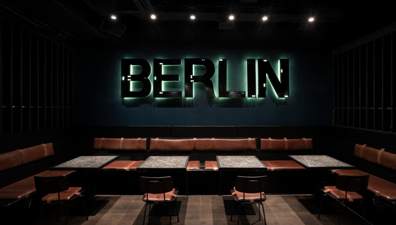 Berlin Bar a Mosca, Thilo Reich