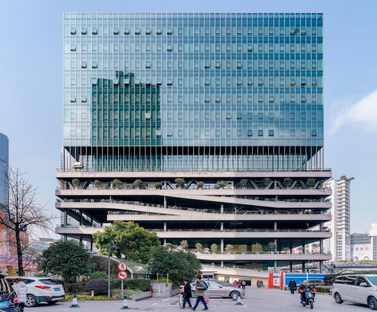 Jacques Ferrier Architecture e Sensual City Studio completano il T20 a Xujiahui, Cina