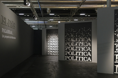 Installazione di estudioHerreros per il progetto Words di Antoni Muntadas