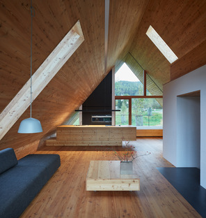 Casa per il fine settimana nelle Beskydy Mountains di Pavel Míček Architects