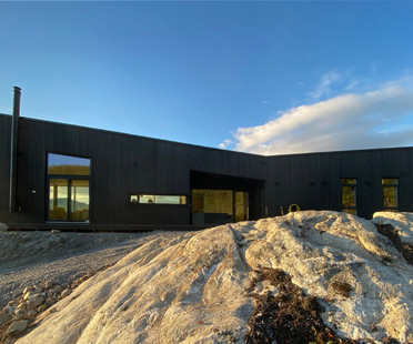 Senja, un rifugio in Norvegia di Bjørnådal Arkitektstudio