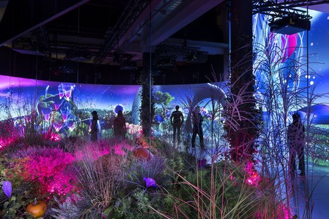 Magenta Moon, installazione interattiva di flora&faunavisions a Berlino