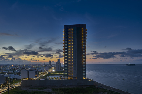 Amura Tower di Open Arquitectura a Veracruz