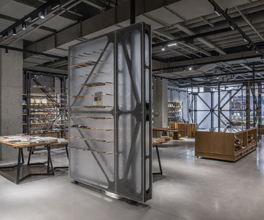 LUO Studio realizza il Mumokuteki Concept Bookstore a Beijing