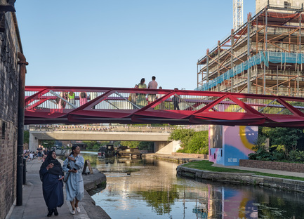 Esperance Bridge di Moxon Architects a King’s Cross, Londra