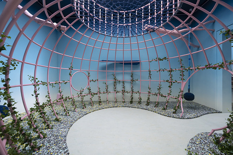 Biennale di Venezia, il padiglione UK presenta The Garden of Privatised Delights