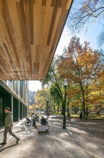 Hacker Architects ristruttura la Fariborz Maseeh Hall alla Portland State University