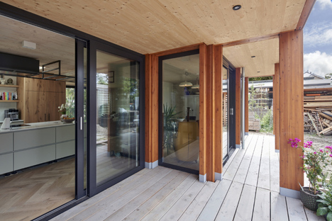 Una casa in legno di derksen|windt architecten
