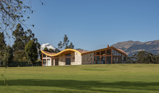 Selva Alegre in Ecuador, una residenza sostenibile di Leppanen Anker Arquitectura