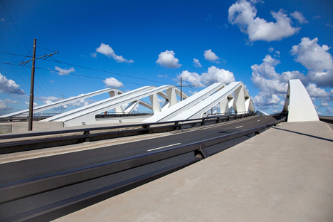 Un ponte come viale in Belgio, progetto premiato dello studio ZJA