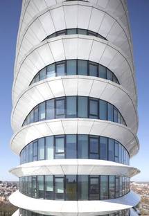 UNStudio: Torre per uffici sostenibile dal design aerodinamico