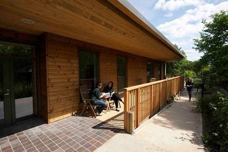 Sydenham Garden Centre di Architype. Progetto sostenibile e premiato come Best Mental Health Design 2011