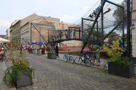 Spazio urbano riconquistato: “Das Netz” a Berlino, NL Architects