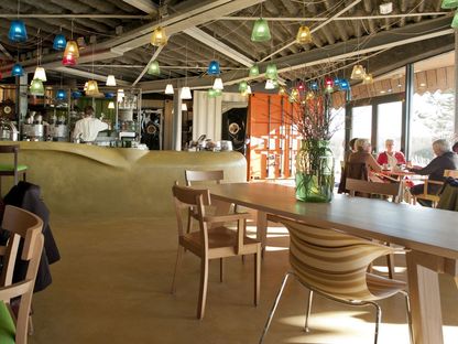 Un ristorante sostenibile sulle dune. Emma architecten.