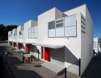 52 Social Housing Building in Catalonia di Aguilera Guerrero Arquitectos.