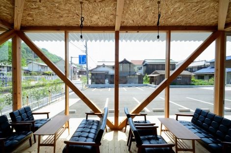 Uno spazio per tutti: Caffetteria a Ushimado di Niji Architects
